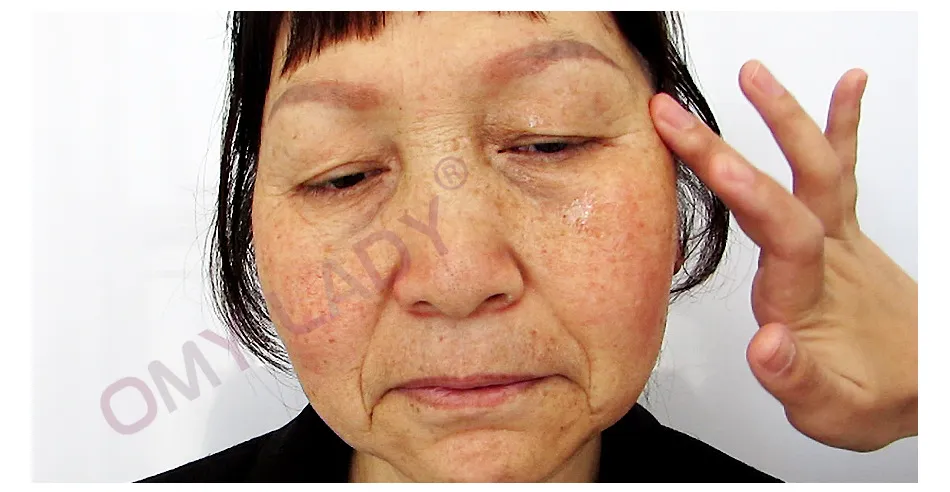 Collagen Silk Pompoms Rejuvenate, Tighten and Shrink Pores Suit