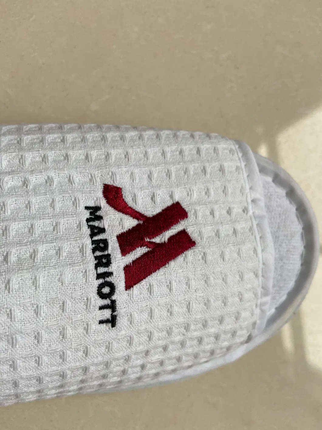 Custom Sheraton Hotel Slippers Embroidery Standard Bedroom 5 Star Hotel Slippers