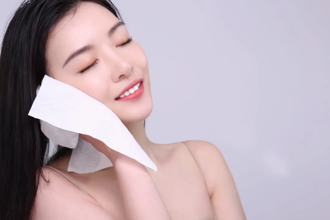 Dingcheng Nonwoven Cotton Soft Facial Tissue Skin-Friendly Hypoallergenic 50PCS/Pack