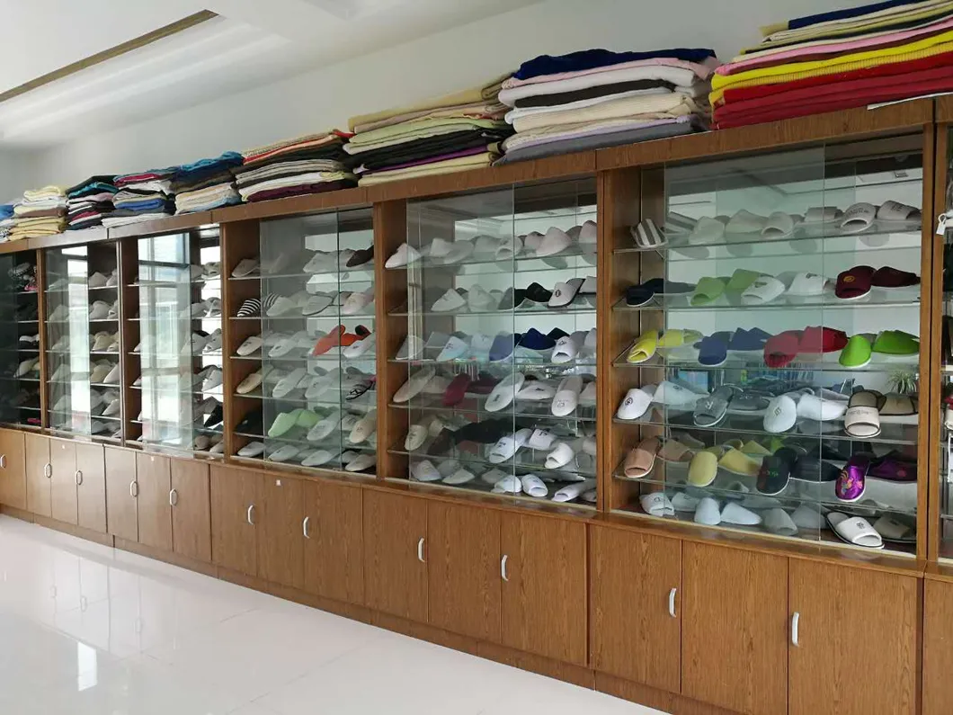 High Quality Comfort Cheap Hotel Slipper Disposable Fuzzy Sheraton EVA Coral Fleece Hotel SPA Slipper