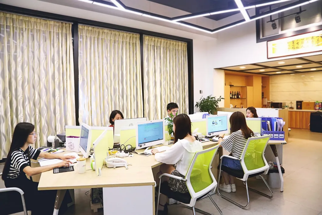 Hot Selling Top Quality Promotional Original 1: 1 Perfume