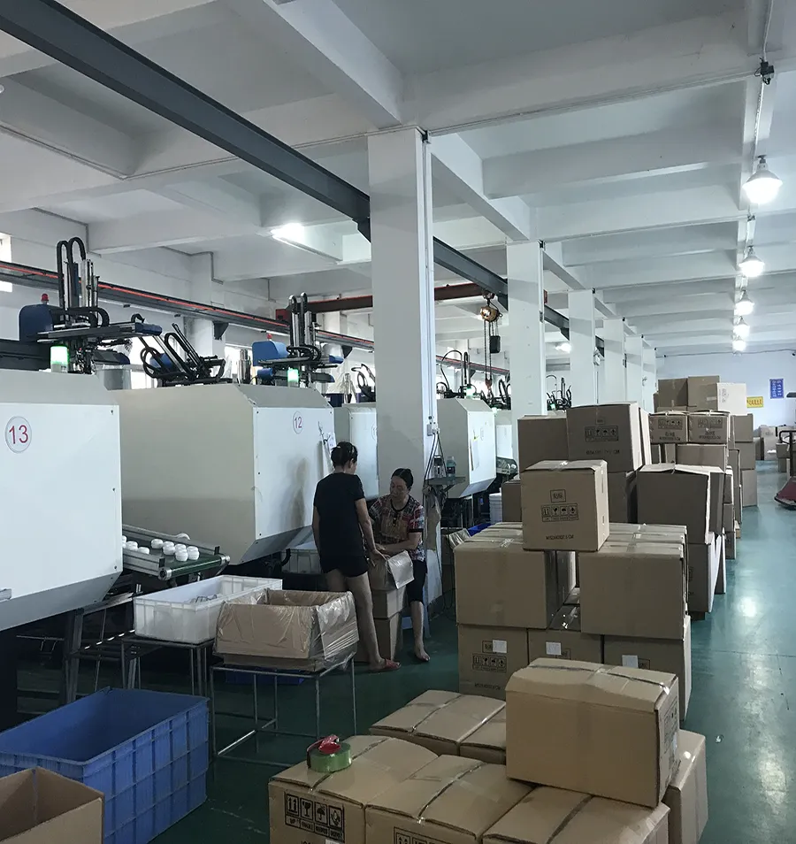 Wholesale Simple Small Black Cosmetically Plastic Facial Spatula/Sticks